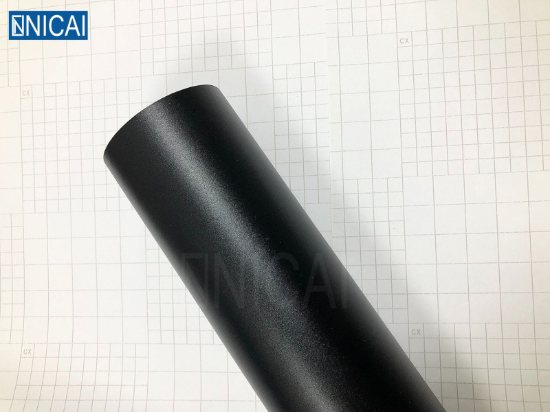Film de schimbare a culorii din PVC | Seria 111, grosime 110μ, protecție UV 99%, vâscozitate înaltă, aderență super-puternică; potrivit pentru toate modelele (caroserie auto, telefoane, laptopuri)