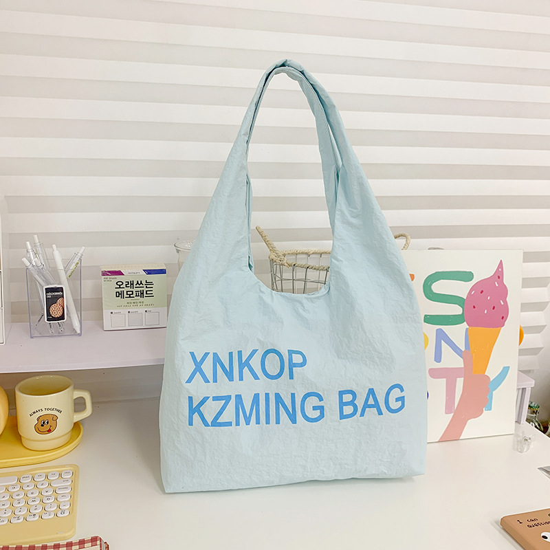 Geantă de umăr pentru femei în stil Korean Ins, nailon, formă orizontal pătrată, căptușeală poliester, buzunar interior cu fermoar