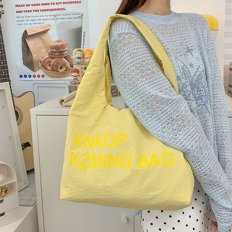 Geantă de umăr pentru femei în stil Korean Ins, nailon, formă orizontal pătrată, căptușeală poliester, buzunar interior cu fermoar