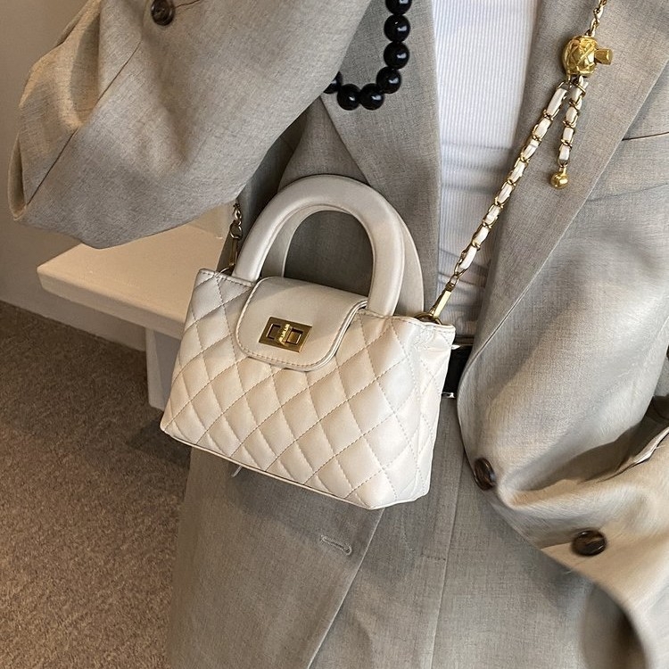 Geantă de mână quiltată cu lanț, din PU, formă orizontală pătrată, închidere cu fermoar, căptușeală poliester, buzunar pentru telefon