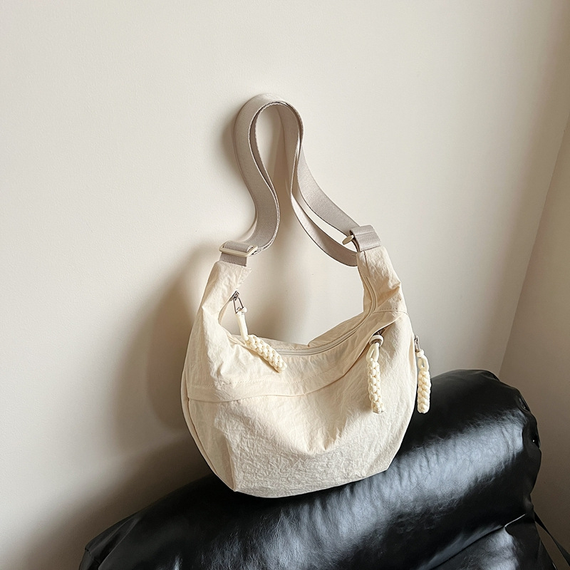 Geantă crossbody Dumpling pentru femei - Capacitate mare, Stil urban, Material textil, Închidere cu fermoar, Buzunar interior cu fermoar