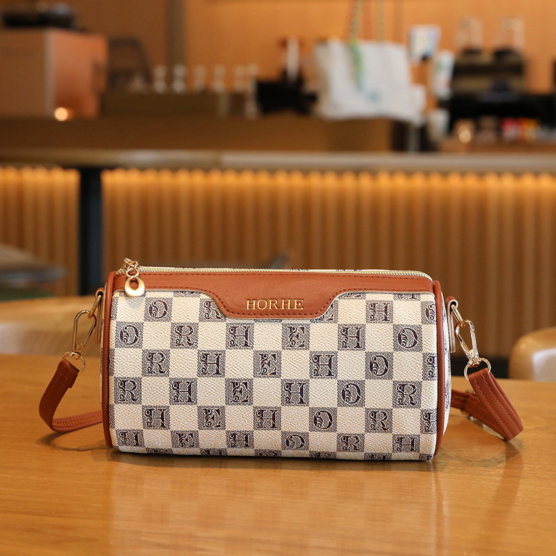 Geantă cilindrică pentru femei, crossbody, PU – stil Boston, închidere cu fermoar, buzunare interne pentru telefon și buletin (Primăvara 2023)