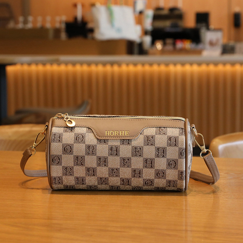 Geantă cilindrică pentru femei, crossbody, PU – stil Boston, închidere cu fermoar, buzunare interne pentru telefon și buletin (Primăvara 2023)