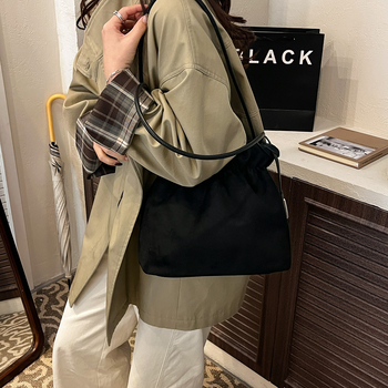 PU crossbody táska utcai stílusban, horizontális négyszögletes formával, cipzárral