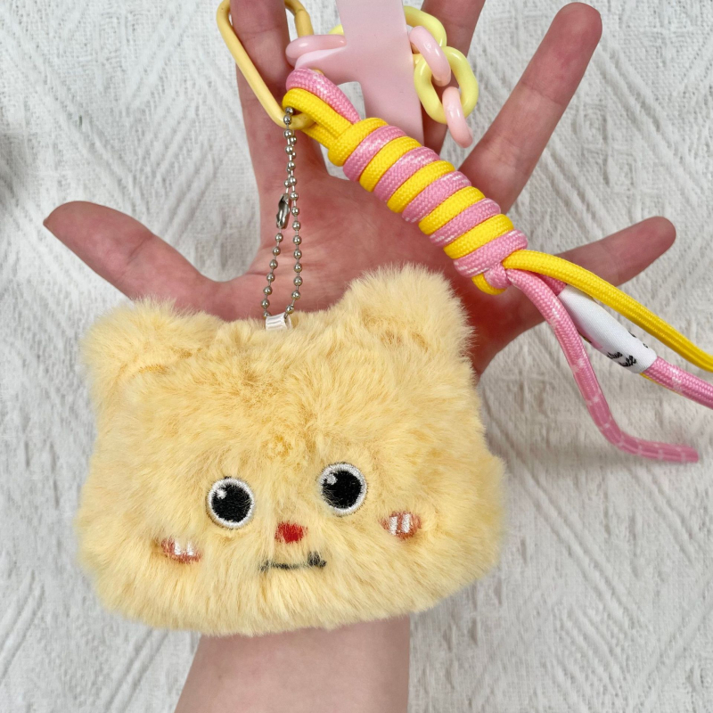 DIY pandantiv din pluș pentru geantă/telefon — stil simplu, model animal, material pluș, procesare semi-manuală, primăvara 2025