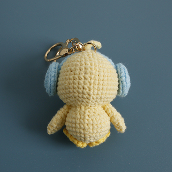 Papusa de rață croșetată manual pentru telefon, material lână, formă: pandantiv pentru chei, stil desen animat, vară 2025