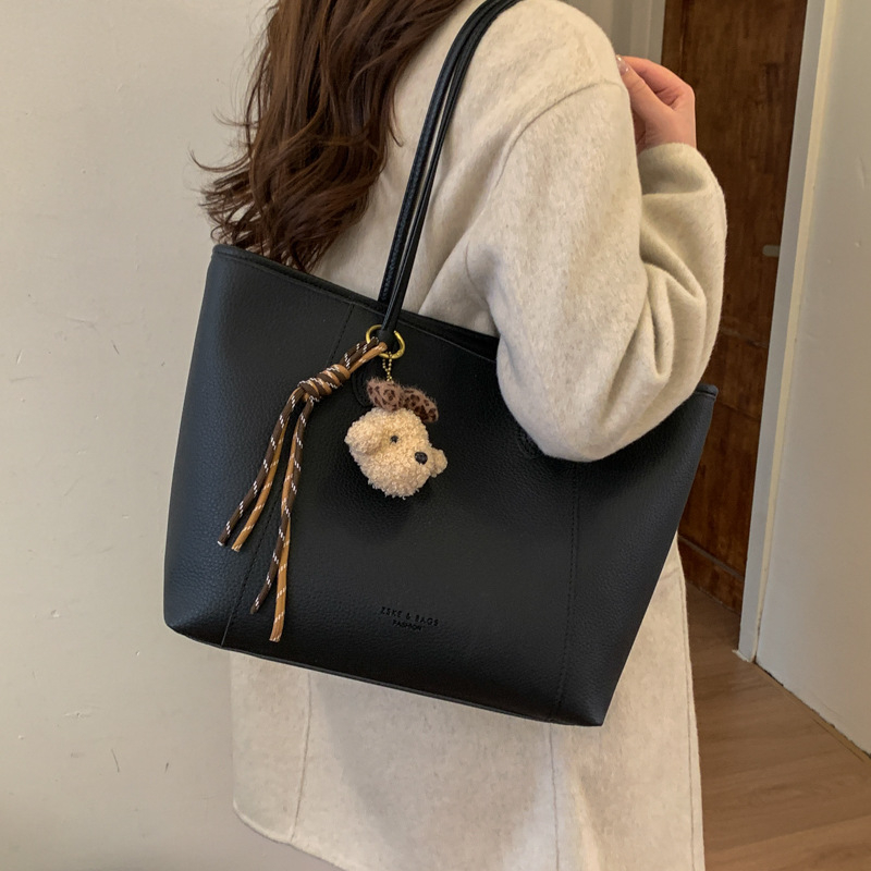 Retro minimalistička tote torba za svakodnevnu upotrebu, elegantna i svestrana za gradske potrebe