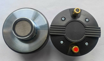 Horn tweeter ar titāna diafragmu, 25-kods, 34 horn vītnes