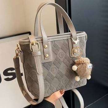 Női bucket táska kézi fogantyúval, váll- vagy crossbody pánttal, retro stílusú, magas minőségű dizájn mindennapi használatra