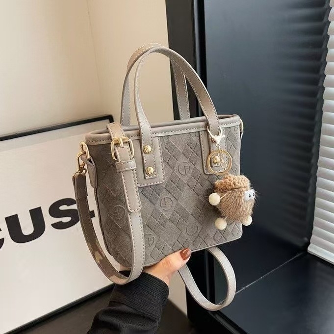 Női bucket táska kézi fogantyúval, váll- vagy crossbody pánttal, retro stílusú, magas minőségű dizájn mindennapi használatra