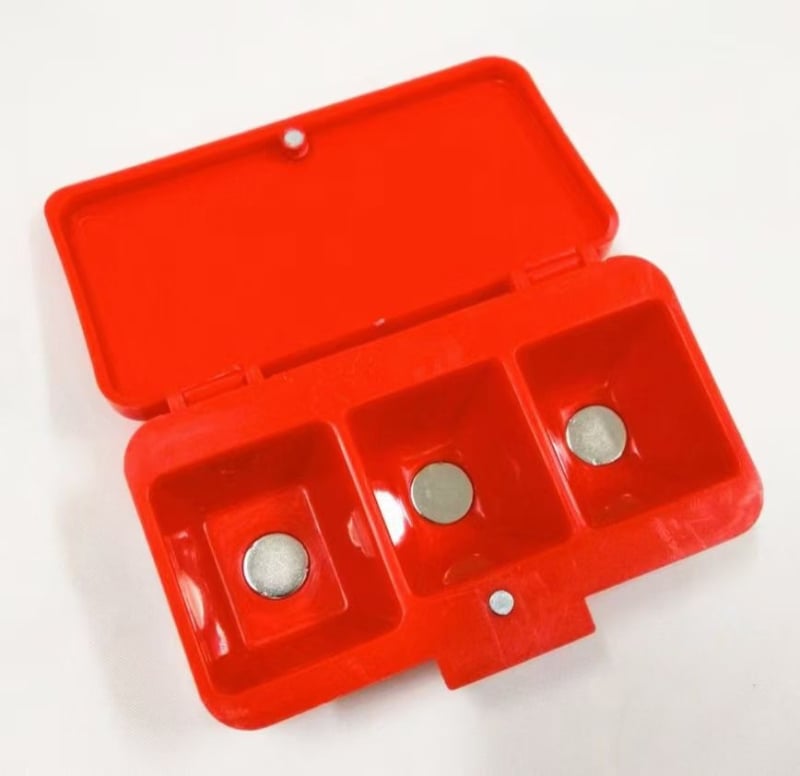 Magnetski držač kutije mamaca – univerzalna kutija za uranjanje mamaca za pecanje, plastika, proizvedeno u Kini