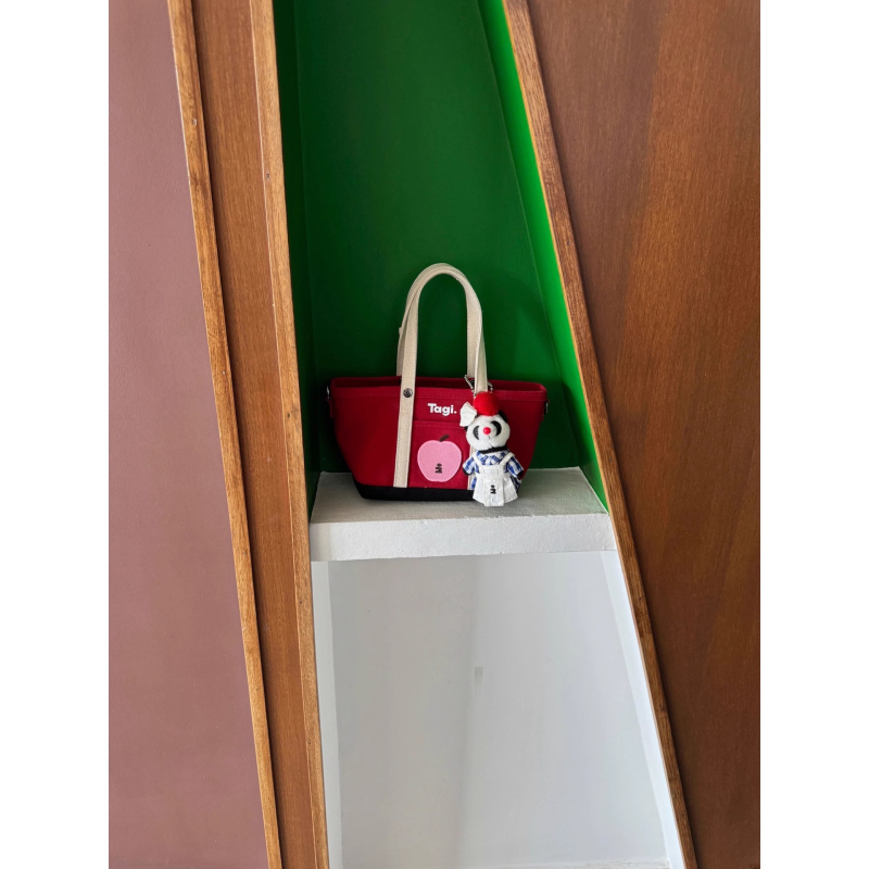 Plátená Tote taška - horizontálny štvorcový tvar, zips otvorenie, vnútorné vrecko na telefón, trojrozmerný vonkajší vzhľad, jeden ramenný popruh