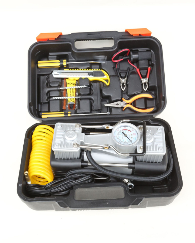 Помпа за гуми за автомобил с двойни цилиндри, метална, 12V, 130W, 40 л/мин, с манометър за налягането и LED осветление