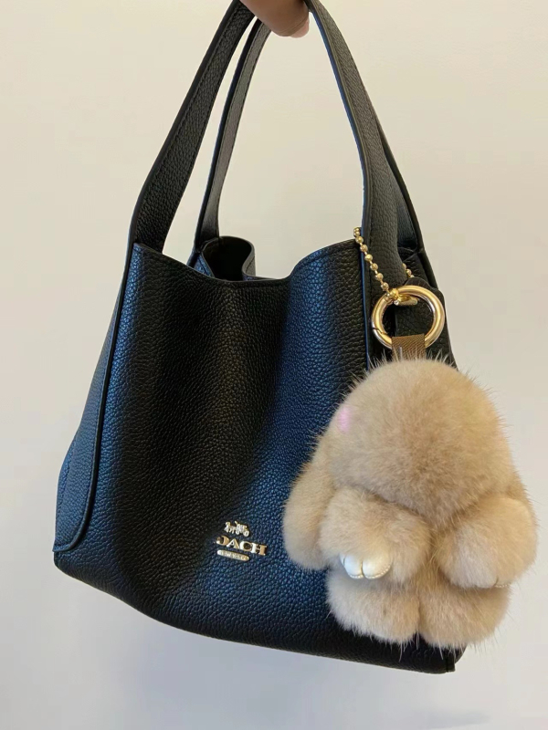 Kožna bucket torba s Li-grain teksturom, magnetsko zatvaranje, poliester podstava