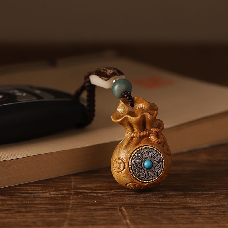 Kulcstartó szantálfából, pénztárca alakú mintával és hatszótagú mantrával, uniszex medál, telefonlánccal