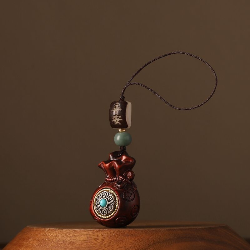 Kulcstartó szantálfából, pénztárca alakú mintával és hatszótagú mantrával, uniszex medál, telefonlánccal