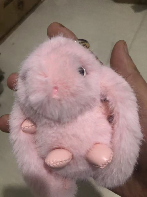 Plüss kulcstartó nyuszi – imitált Mink szőrrel, fél kézzel készített