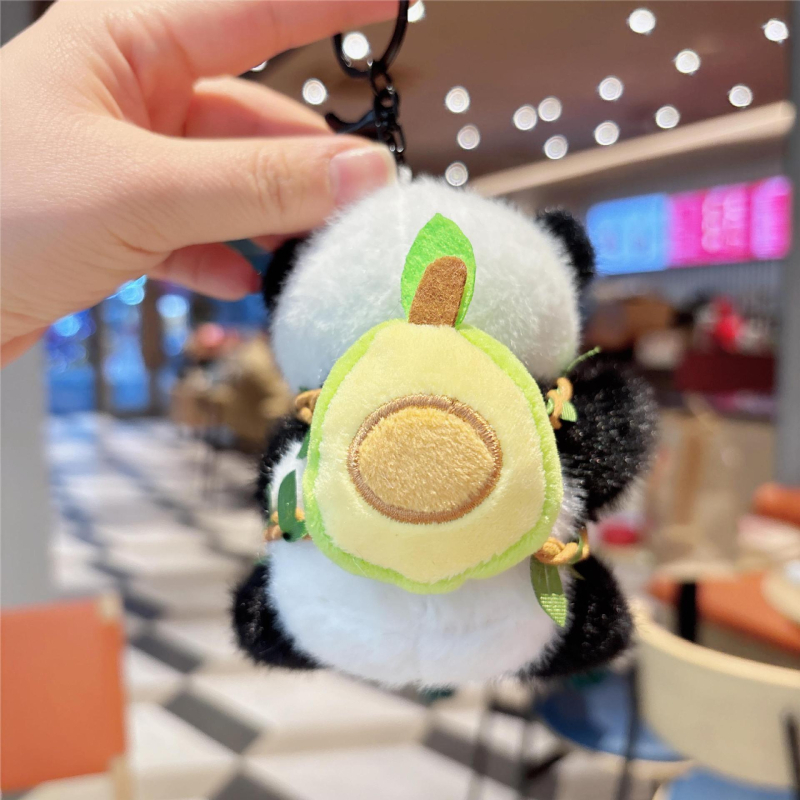Panda plyšový kľúčenka – roztomilý doplnok na batoh, značka Aile, plyšový materiál, číslo výrobku Plush Backpack Panda