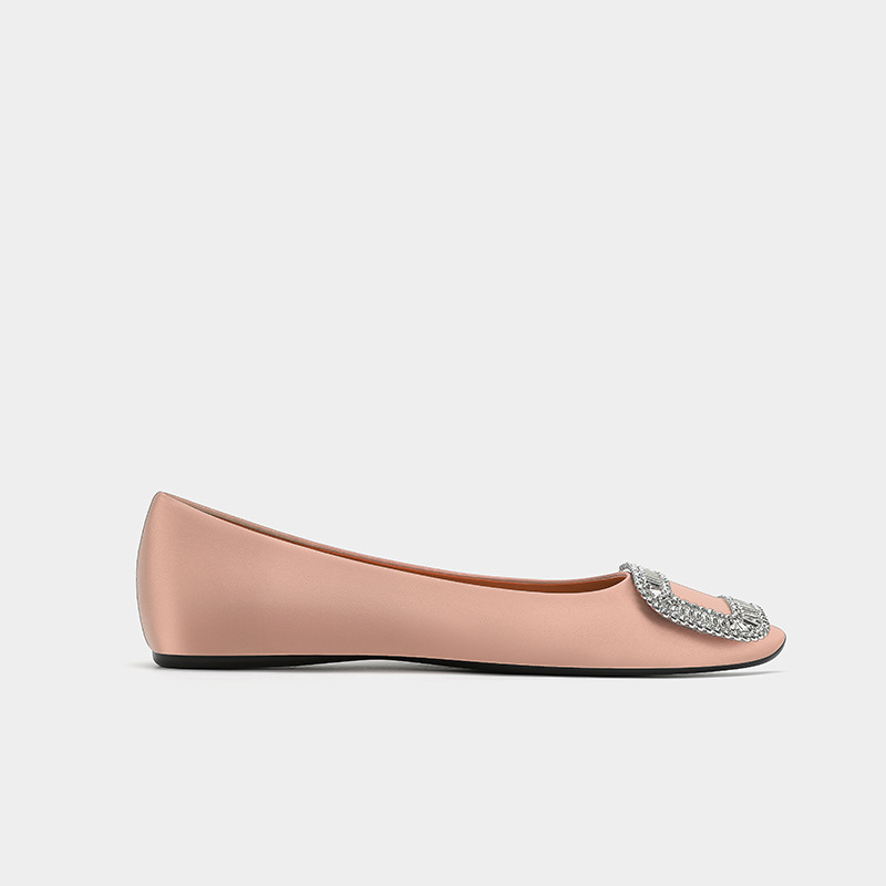 Γυναικείες επίπεδες παπούτσια με τετράγωνη μύτη, σατέν επάνω μέρος και επένδυση, καουτσούκ σόλα, χαμηλό τακούνι