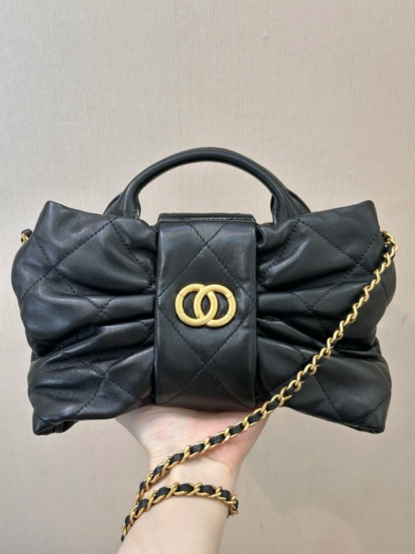 Badia kožna torbica za ramena s dijamantnim prešivanjem i mašnicom, Chanel-inspirirana, srednje veličine