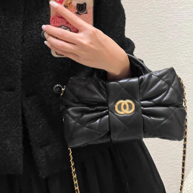Badia kožna torbica za ramena s dijamantnim prešivanjem i mašnicom, Chanel-inspirirana, srednje veličine