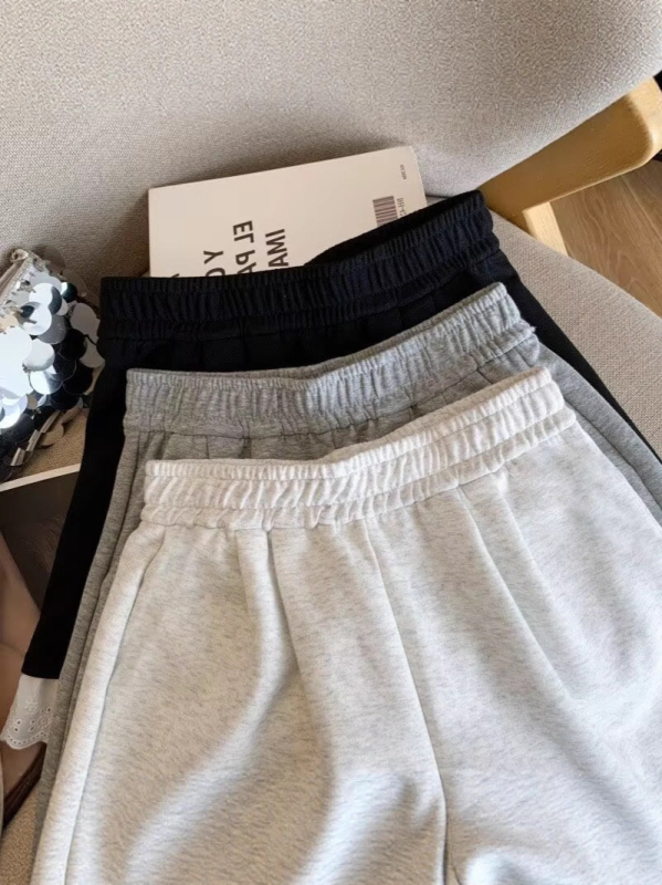 Дамски къси спортно-ежедневни панталони с дантелени вложки, висока талия, 90–95% полиестер, тънък плат, панелна изработка