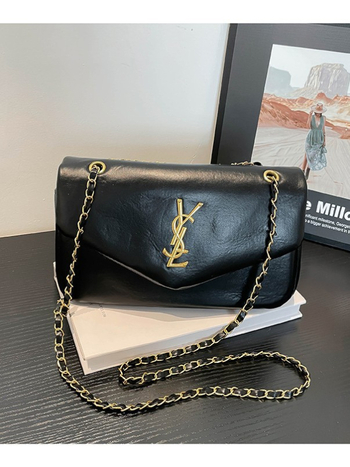 PU bőrhatású váll- és crossbody táska, horizontális négyszögletes formájú, fedett nyitású, belső zipzáros zsebbel