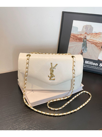 PU bőrhatású váll- és crossbody táska, horizontális négyszögletes formájú, fedett nyitású, belső zipzáros zsebbel