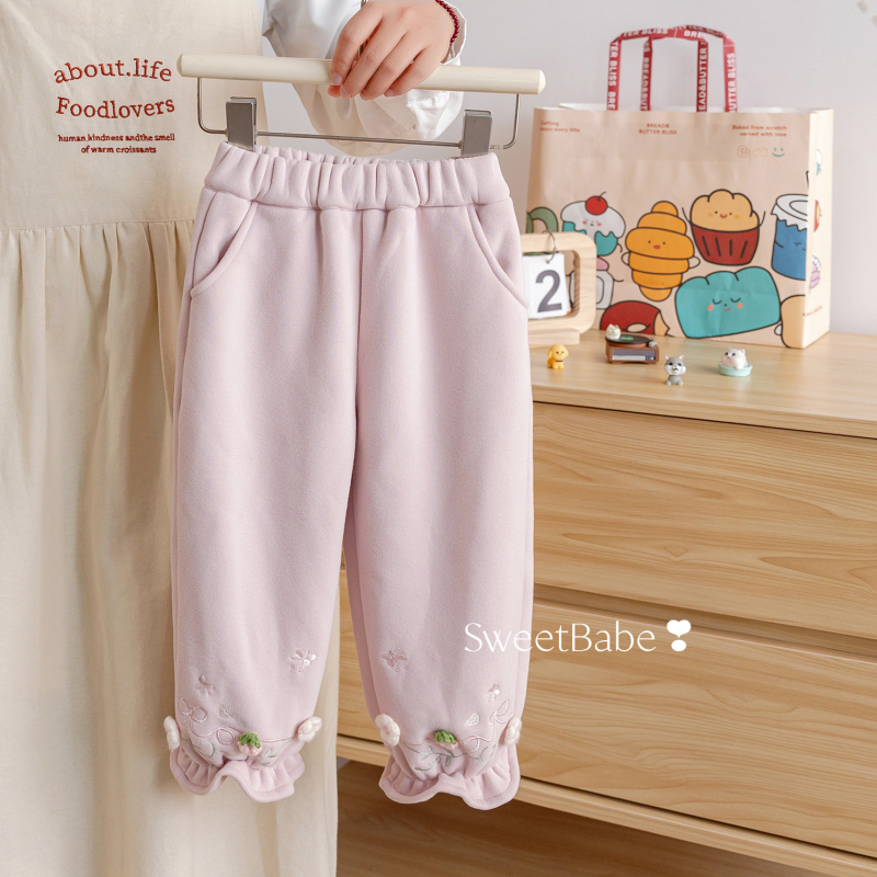 Detské zimné nohavice s flisovou podšívkou, s vyšitými detailami, 85% bavlna (bavlna-poliester zmes), hebký dotyk, elastický pás