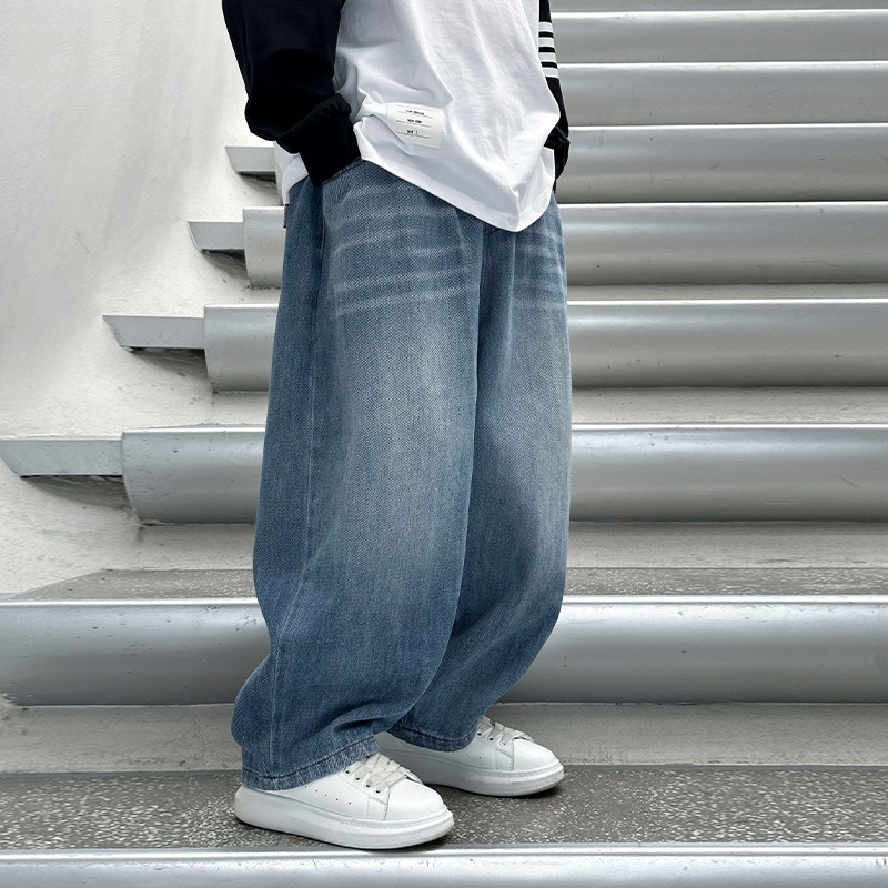 Dječje traperice – slobodan ravni kroj, fleece podstava, srednje visina struka, 65% pamuk, 35% poliester, za dječake 8+ godina, jesen-zima 2025