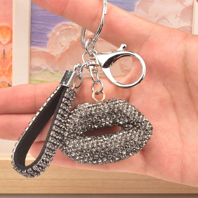 Autokľúčenka s perami v tvare diamantu, zliatina zinku, dostupný lux