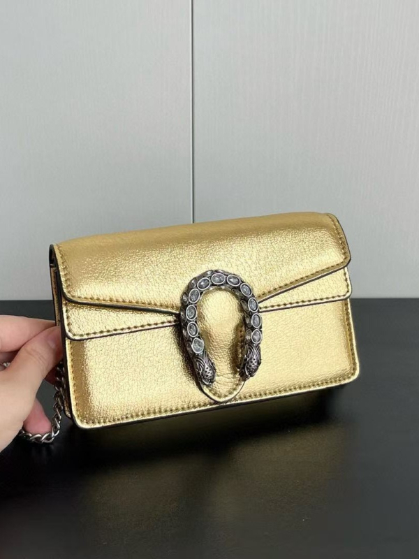 Kožená mini vintage crossbody taška s teľacou kožou, veko zatvorenie, vrecko na telefón