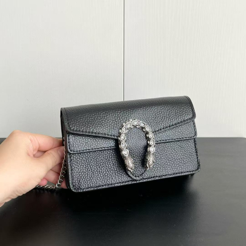 Kožená mini vintage crossbody taška s teľacou kožou, veko zatvorenie, vrecko na telefón