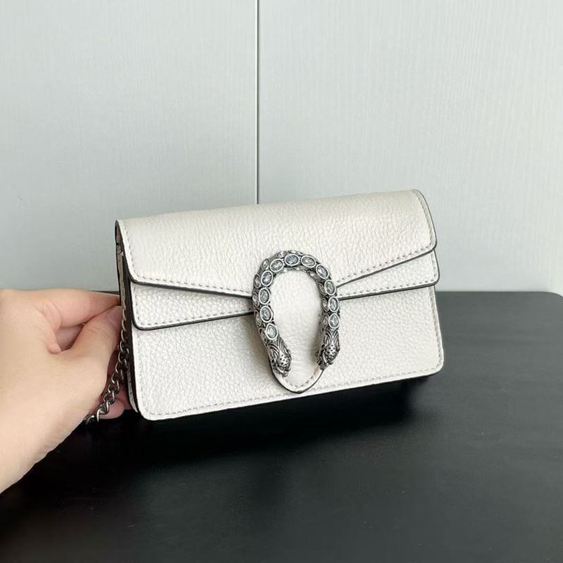 Kožená mini vintage crossbody taška s teľacou kožou, veko zatvorenie, vrecko na telefón