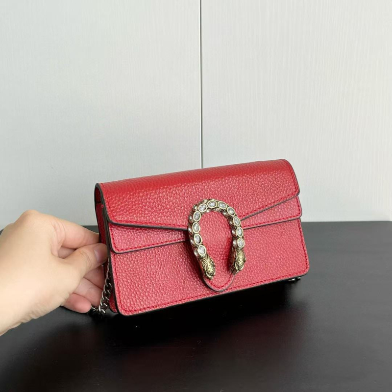Kožená mini vintage crossbody taška s teľacou kožou, veko zatvorenie, vrecko na telefón