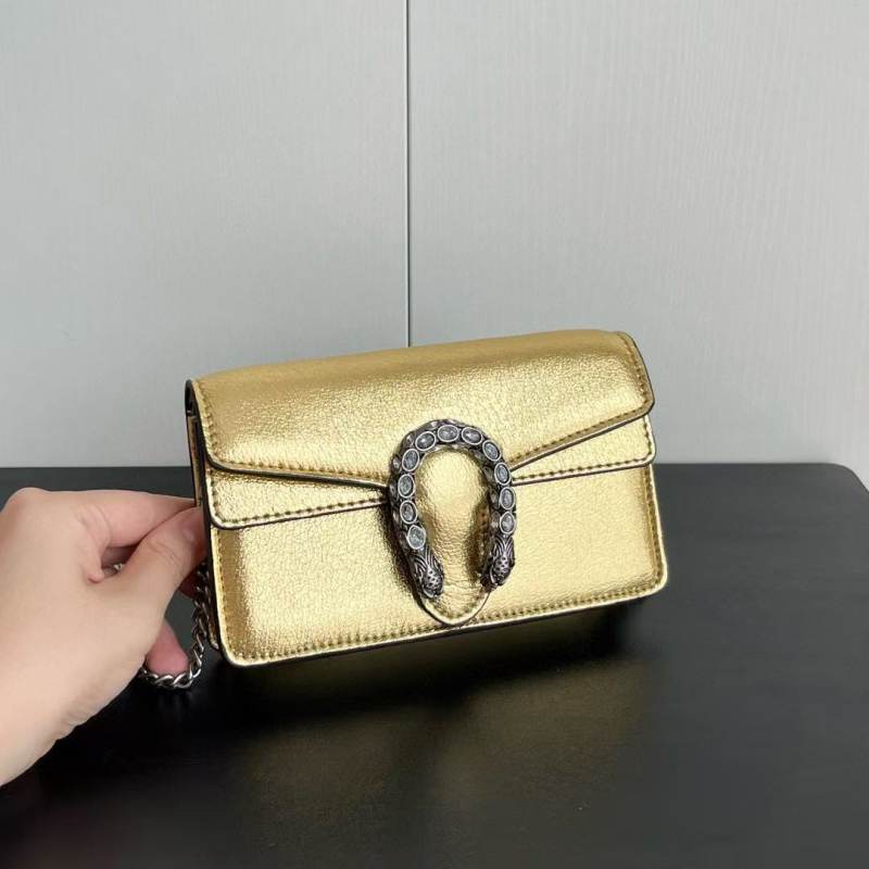 Kožená mini vintage crossbody taška s teľacou kožou, veko zatvorenie, vrecko na telefón