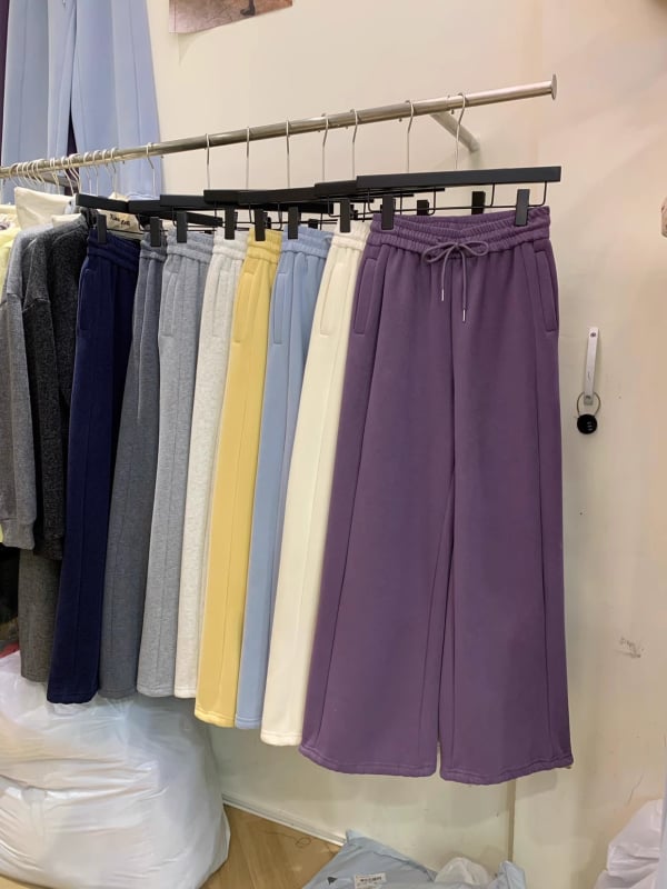 Памучни дамски спортни панталони с висока талия, свободна кройка, микроеластичност, плетена материя