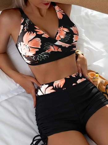 Μπικίνι: Φλοράλ εκτύπωση, Διασταυρούμενοι ιμάντες στην πλάτη, Χωρίς πλάτη, Με μεταλλική στήριξη και επένδυση για το σουτιέν, Πολυεστέρας