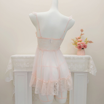 Κομψό νυχτερινό φόρεμα σε γαλλικό στυλ με διάφανη δαντέλα, πολυεστέρας, υπερ-λεπτό ύφασμα 81-100 g/m², κυκλοφορεί φθινόπωρο 2025