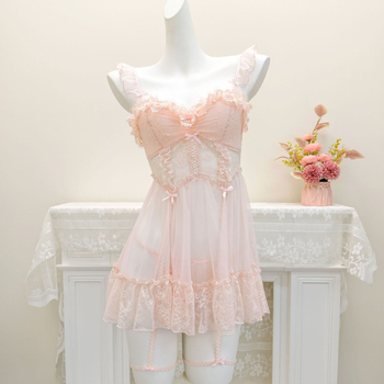 Κομψό νυχτερινό φόρεμα σε γαλλικό στυλ με διάφανη δαντέλα, πολυεστέρας, υπερ-λεπτό ύφασμα 81-100 g/m², κυκλοφορεί φθινόπωρο 2025