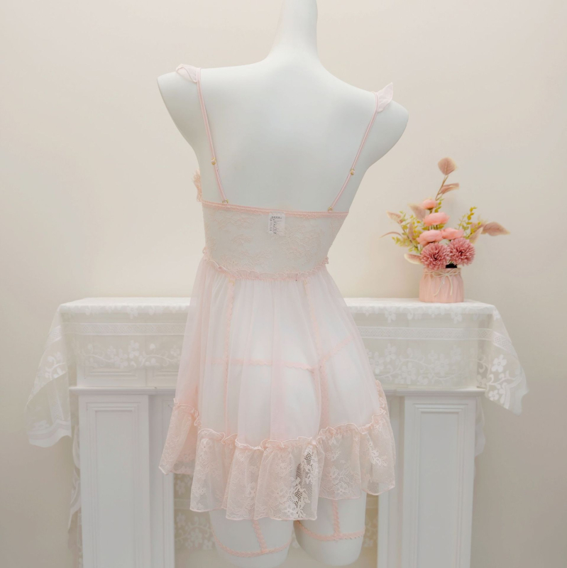 Κομψό νυχτερινό φόρεμα σε γαλλικό στυλ με διάφανη δαντέλα, πολυεστέρας, υπερ-λεπτό ύφασμα 81-100 g/m², κυκλοφορεί φθινόπωρο 2025