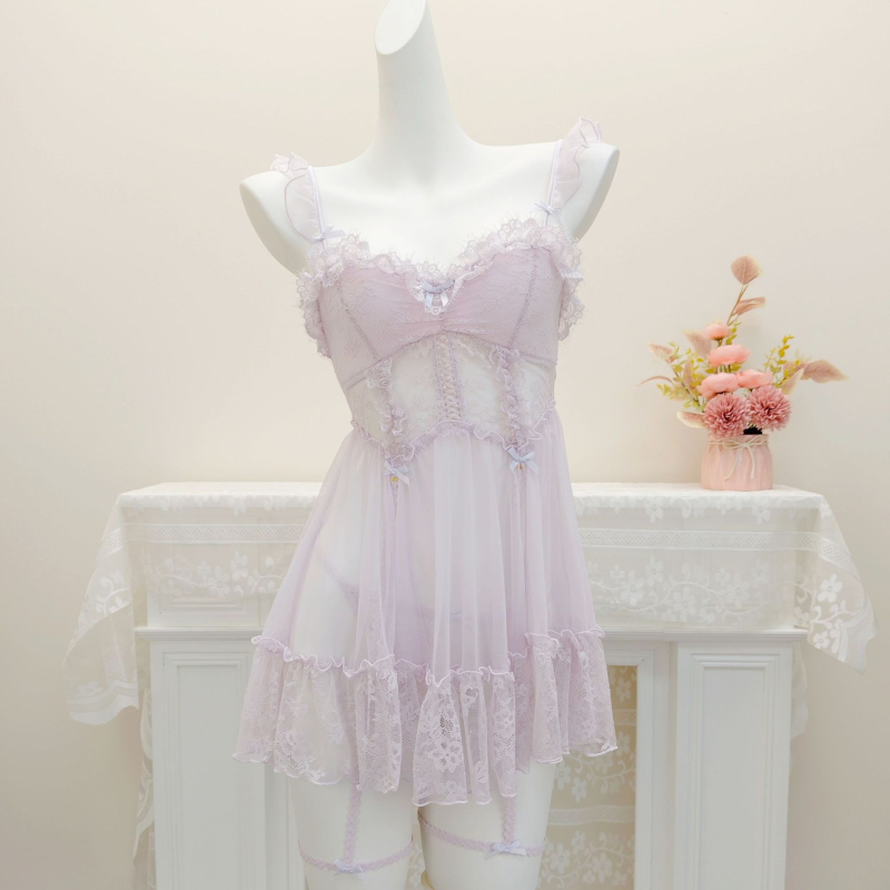 Κομψό νυχτερινό φόρεμα σε γαλλικό στυλ με διάφανη δαντέλα, πολυεστέρας, υπερ-λεπτό ύφασμα 81-100 g/m², κυκλοφορεί φθινόπωρο 2025