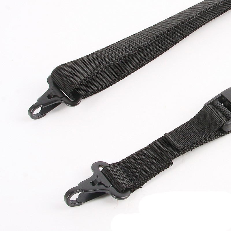 Τακτικό λουρί όπλου – μεταλλική κατασκευή; ρυθμιζόμενο μήκος; Unisex ενήλικες; Διαδικασία κατασκευής: Thermal Sublimation, Computer Jacquard, Silk Screen Printing; Διαθέσιμη παραμετροποίηση