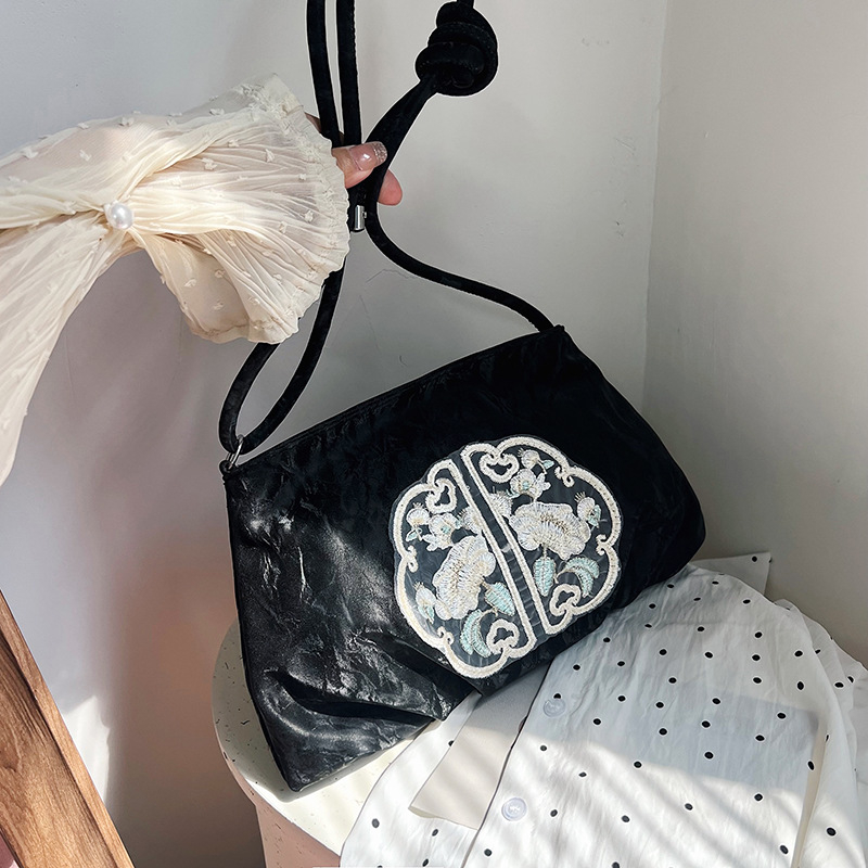 Crossbody válltáska, városi minimalist stílus, PU bőr, horizontális négyzet alakú forma, cipzár, szintetikus bélés