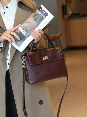 Ženska torbica od prave kože, crossbody, stil kuvert, horizontalni kvadratni oblik, zatvaranje zipom, unutarnji džepovi: zip, džep za telefon, ID džep, podstava od poliester-bomxba, jedan remen, za svakodnevnu upotrebu