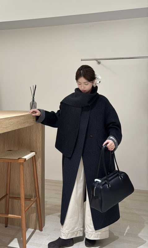 Дамски палто от вълна, реверсивно, дълго, свободен силует, кръгла яка, двойно закопчаване, ръчна шевна работа