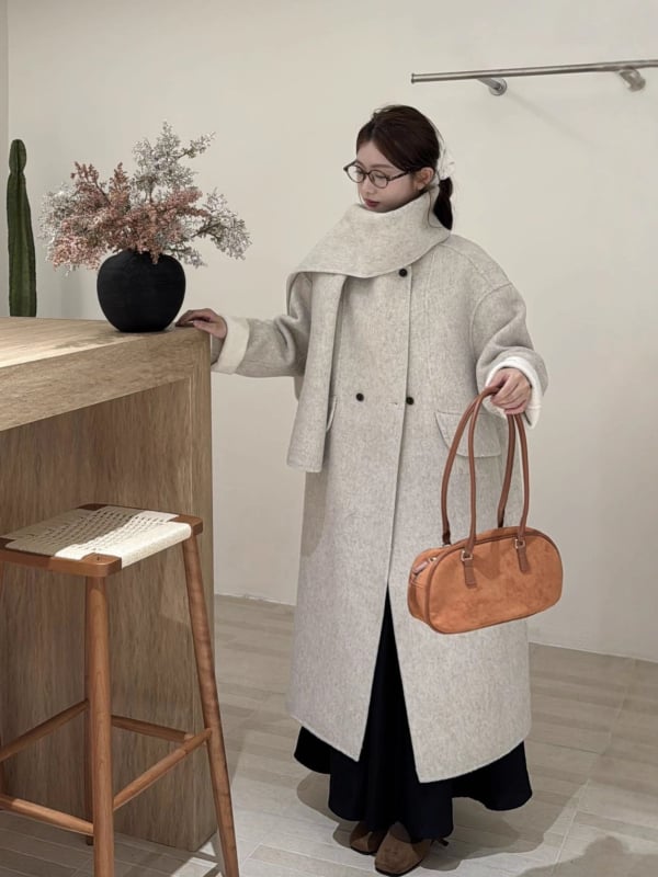 Дамски палто от вълна, реверсивно, дълго, свободен силует, кръгла яка, двойно закопчаване, ръчна шевна работа