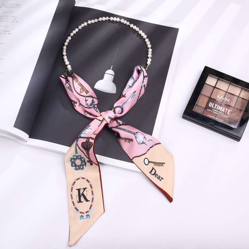 Skarelė kaklui su geometriniu raštu, medžiaga: poliesteris, pamušalas: poliesteris, spauda, šiuolaikinis stilius (Prekės ženklas: Nimei; Medžiaga: poliesteris; Raštas: geometrinis; Apdorojimas: spauda; Pamušalas: poliesteris)