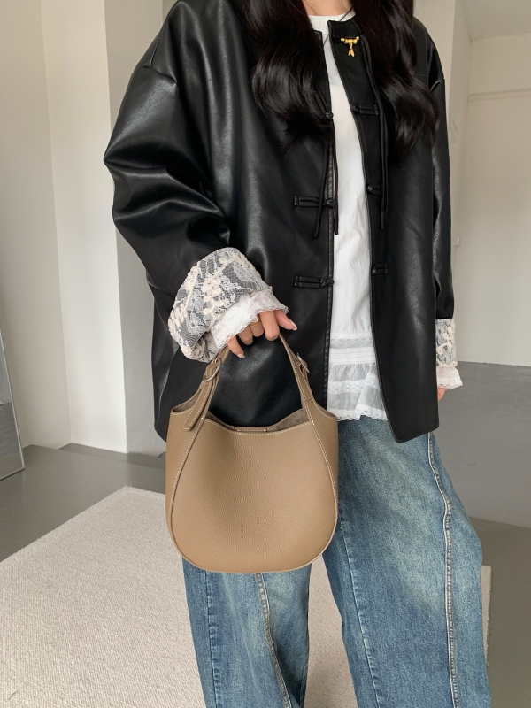 Saddle Bag, Valódi bőr, városi minimalist stílus, mágneszár, telefontartó zseb, poliészter bélés