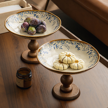Porcelanski pladanj za voće na postolju – retro stil, lagani luksuzni dojam